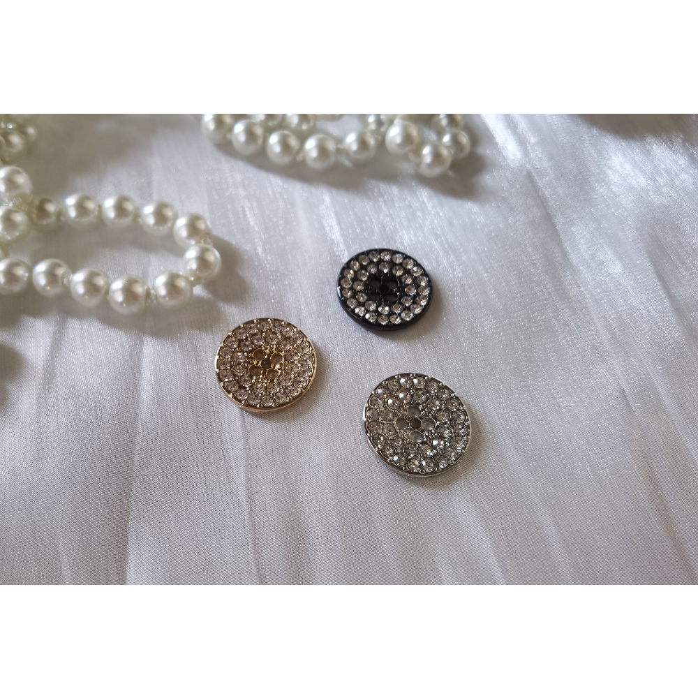 Crushed diamond flat four hole metal button