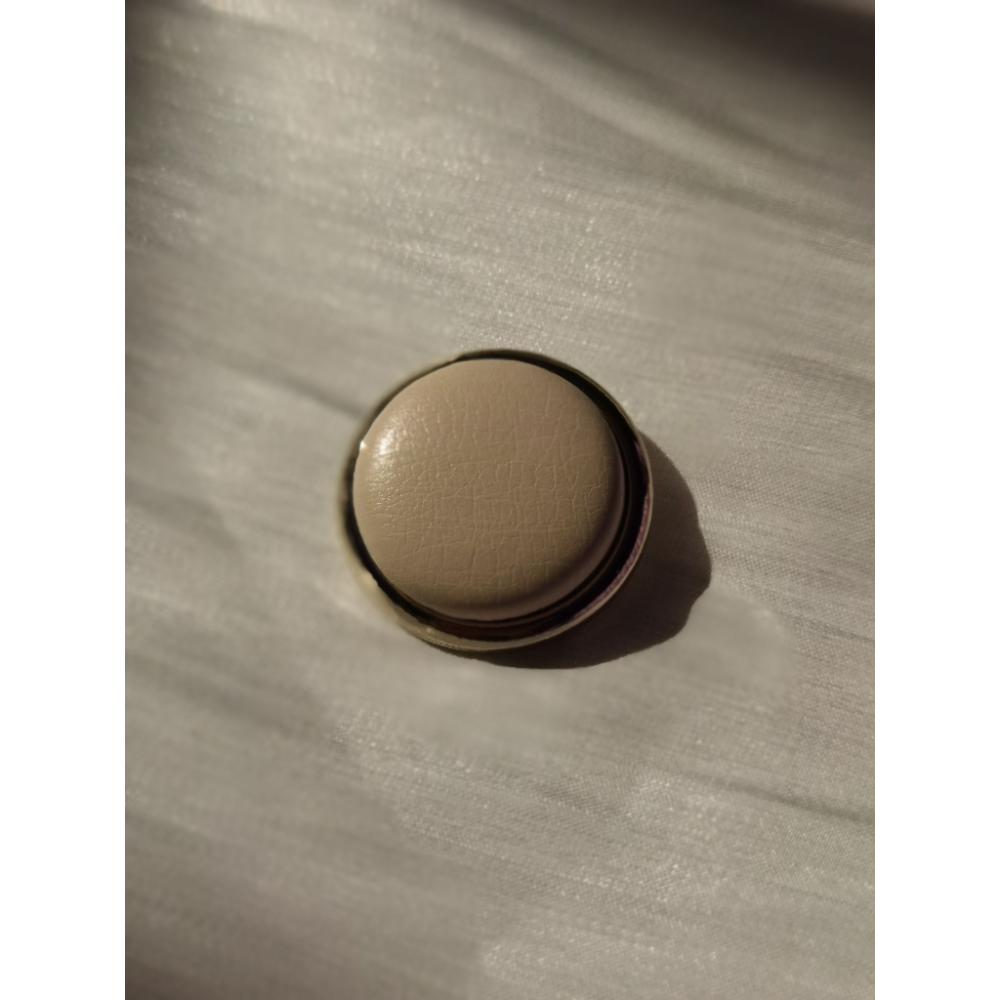 Glossy milk white metal buttons