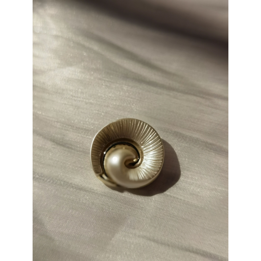 Snail shell shape buttons