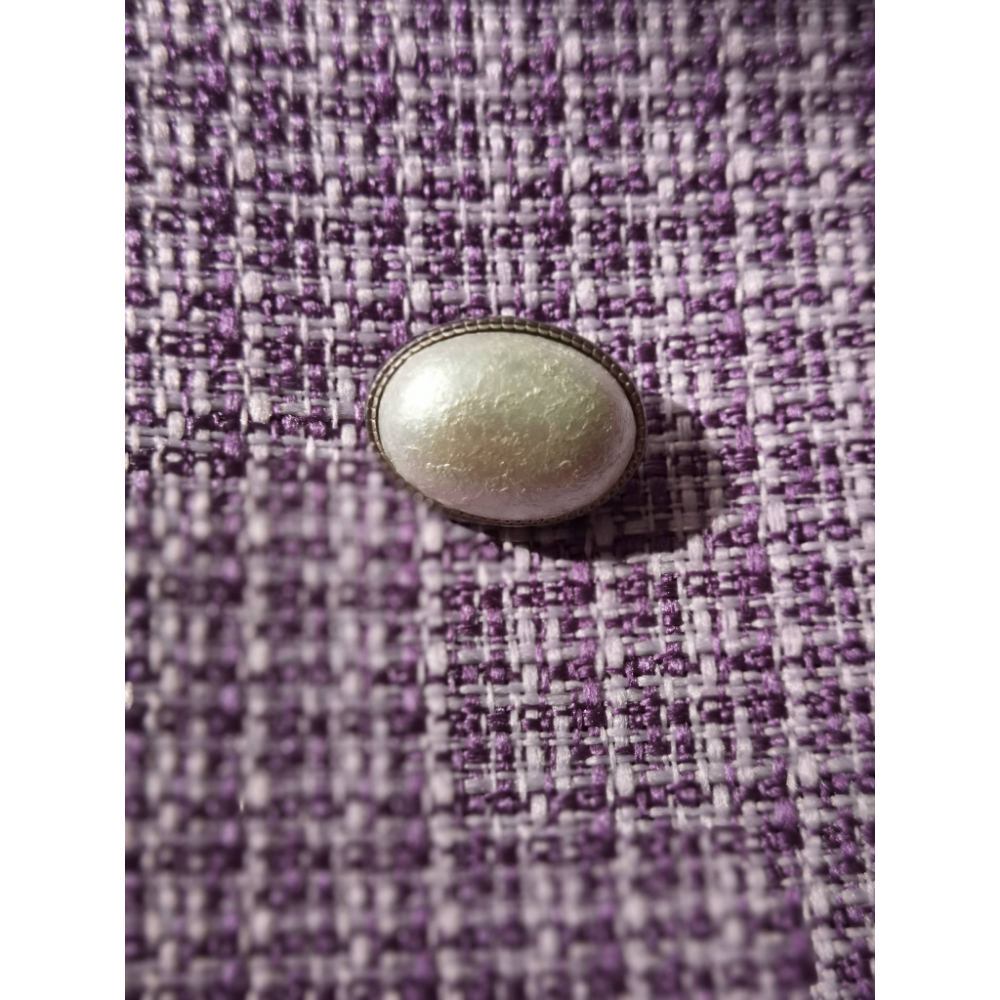 Large pearl glossy buttons