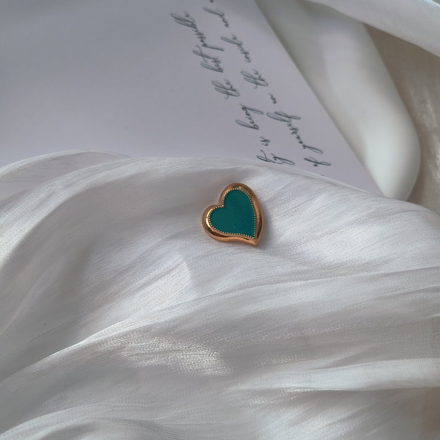 Vintage Glossy Blue Heart Button