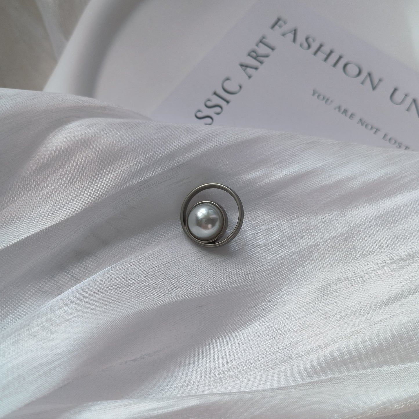 Original Design Hollow Rounded Pearl Buttons