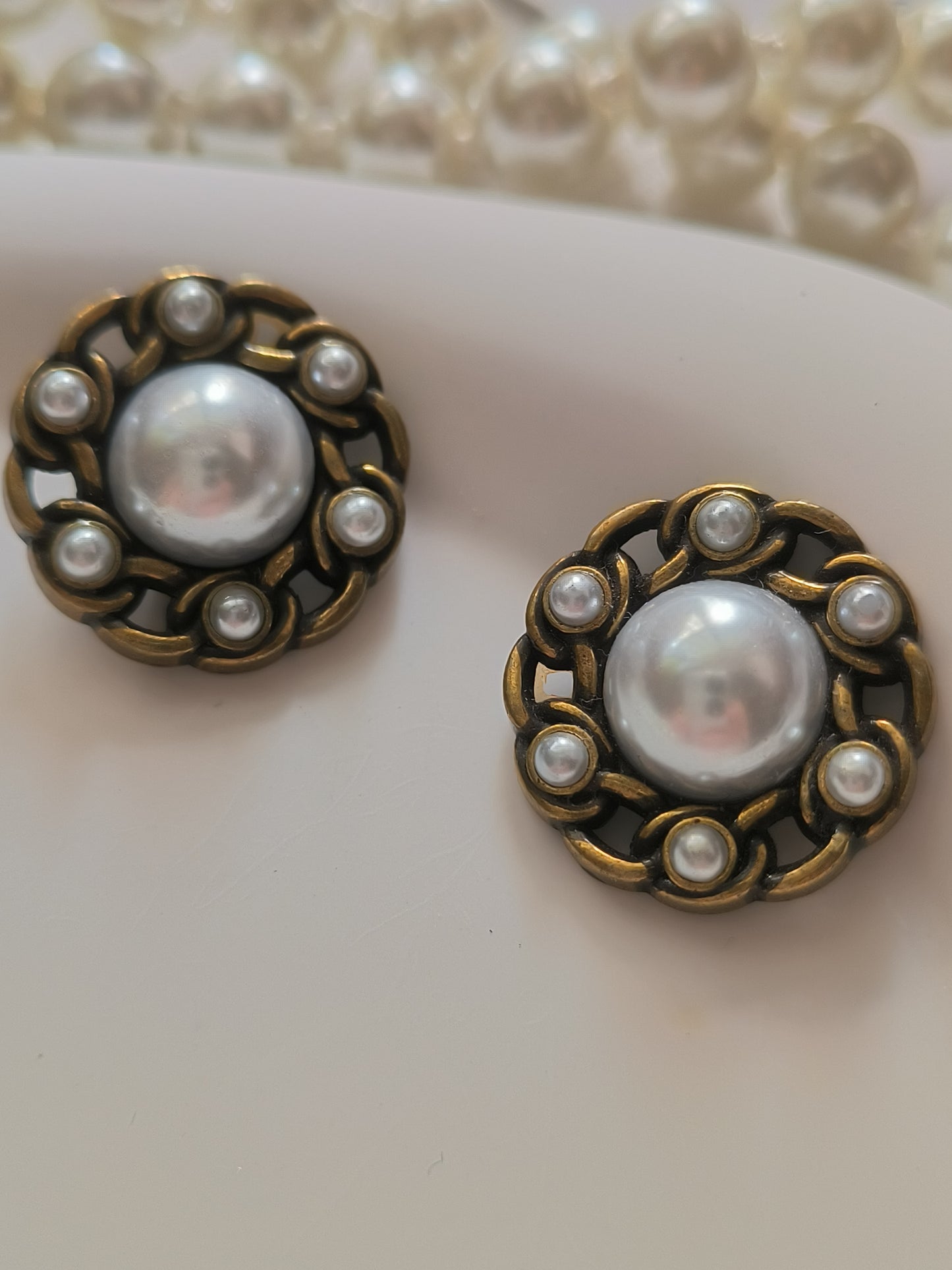 Antique brass vintage metal pearl buttons