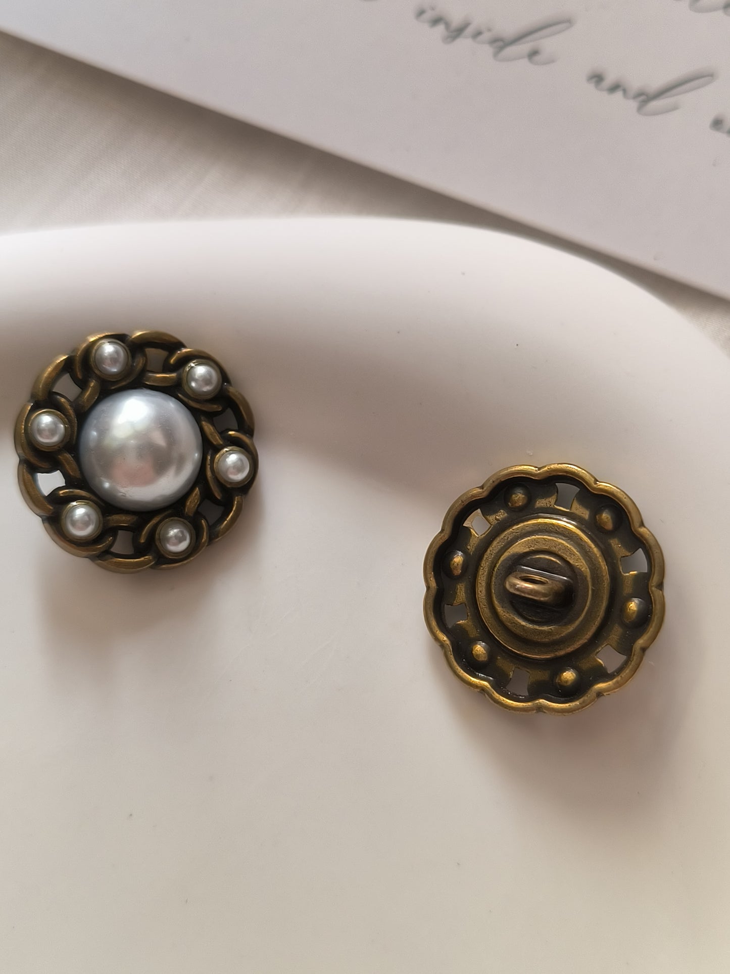 Antique brass vintage metal pearl buttons