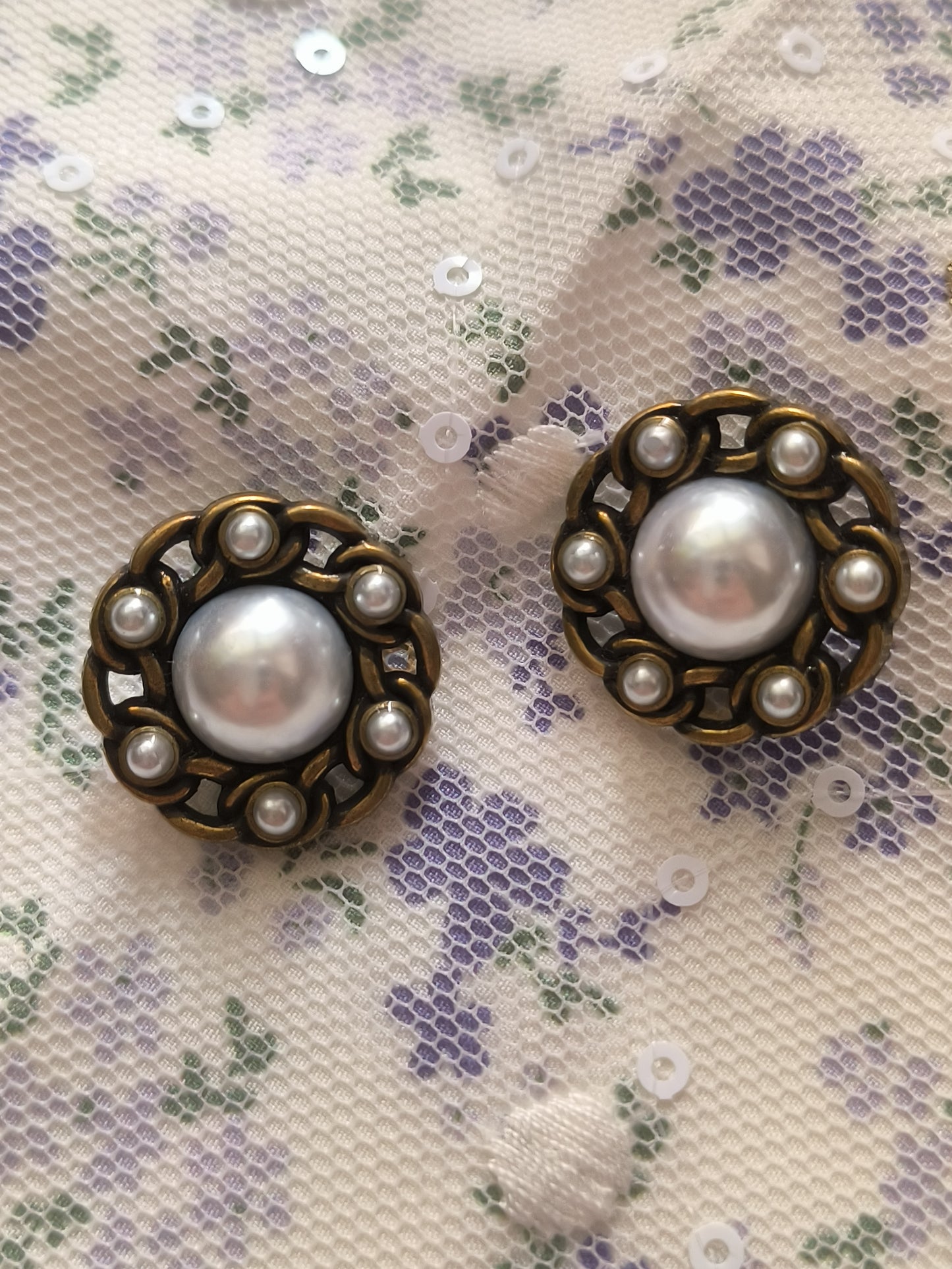 Antique brass vintage metal pearl buttons