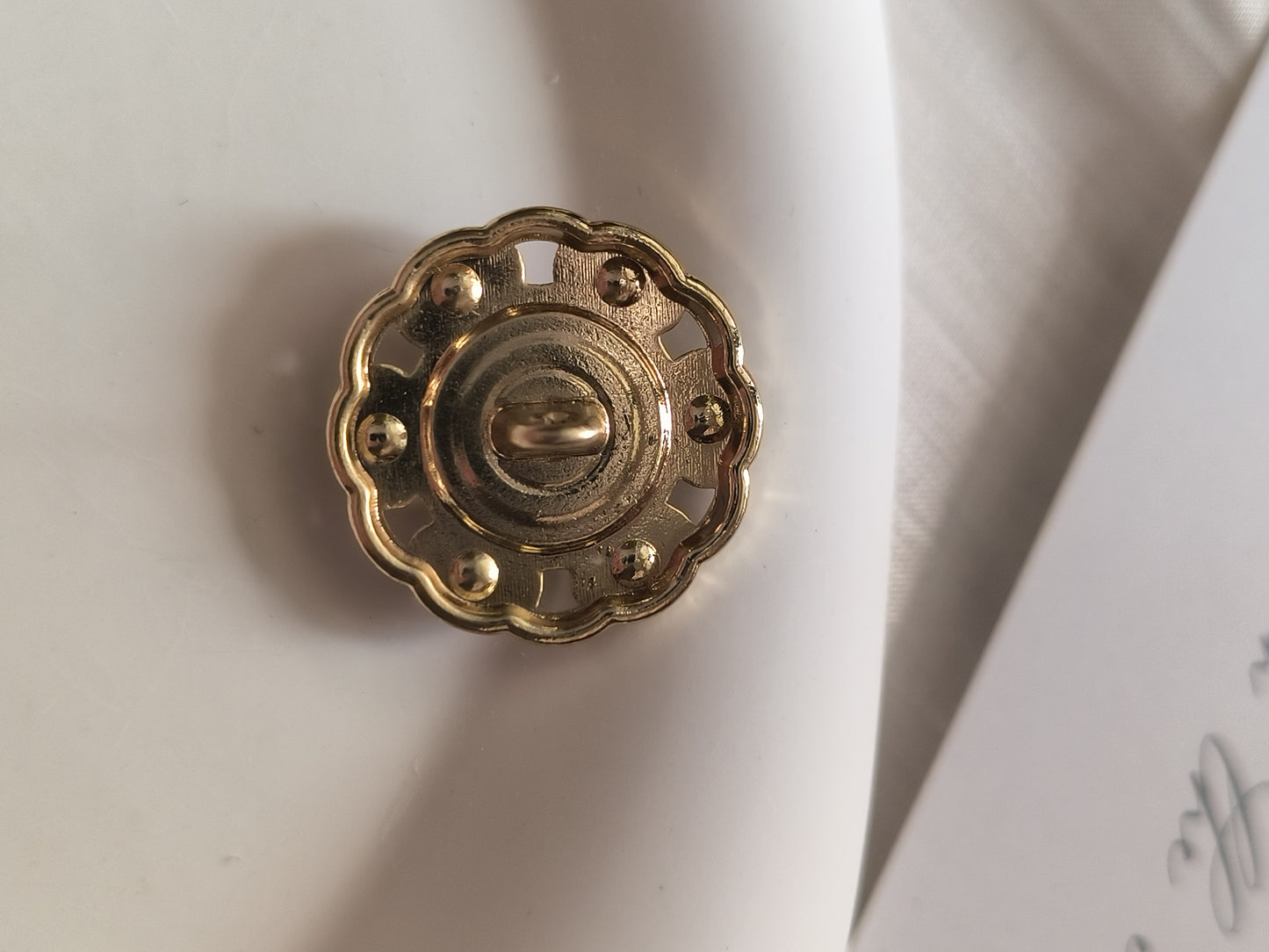 Antique brass vintage metal pearl buttons