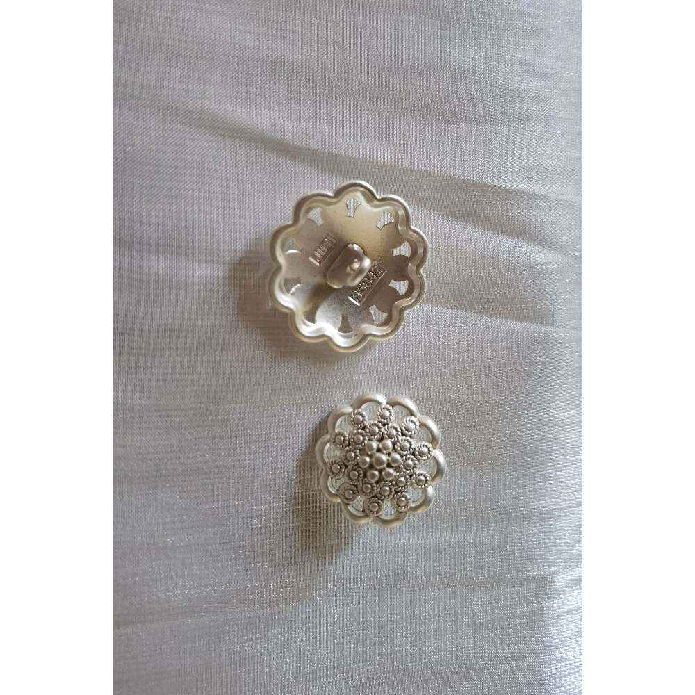 Petal shaped chambray plain white button